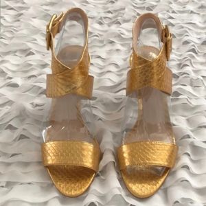 Vince Camuto heels 6.5
